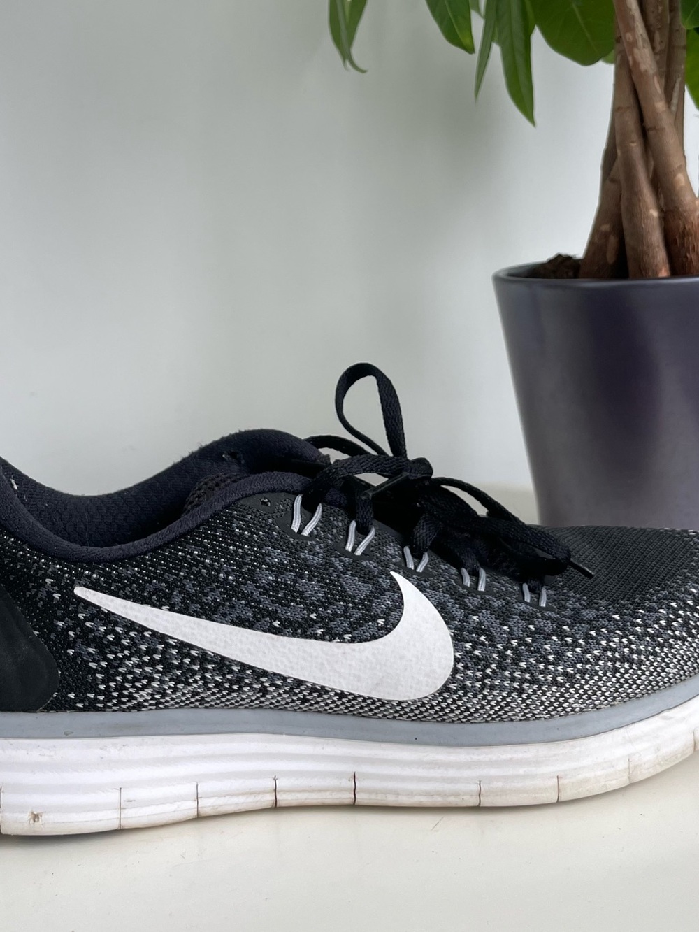 Women Size 8 Nike Free RN Running Shoes Black White